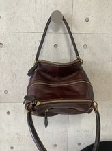 Carregar imagem no visualizador da galeria, Bolsa VIENA em couro legítimo