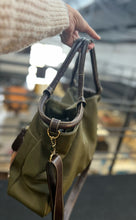Carregar imagem no visualizador da galeria, Bolsa AMÉRICA em couro legítimo
