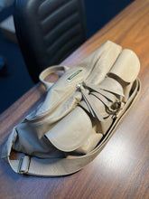 Carregar imagem no visualizador da galeria, LANÇAMENTO! Bolsa MAX POCHETE ARPOADOR em couro legítimo