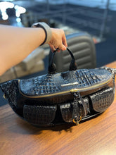 Carregar imagem no visualizador da galeria, LANÇAMENTO! Bolsa MAX POCHETE ARPOADOR em couro legítimo