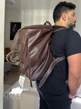Carregar imagem no visualizador da galeria, Mala/Mochila ATLAS em couro legítimo