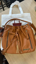 Carregar imagem no visualizador da galeria, Bolsa RIO em couro legítimo