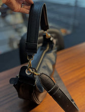 Carregar imagem no visualizador da galeria, Bolsa MALIBU em couro legítimo