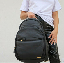 Carregar imagem no visualizador da galeria, Mochila CANADÁ em couro legítimo