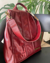 Carregar imagem no visualizador da galeria, Bolsa Mochila TOKYO antifurto em couro legítimo