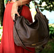 Carregar imagem no visualizador da galeria, Bolsa BÉLGICA em couro legítimo