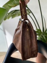Carregar imagem no visualizador da galeria, Bolsa CAPADÓCIA em couro legítimo