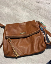 Carregar imagem no visualizador da galeria, Bolsa ATENAS em couro legítimo