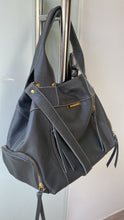 Carregar imagem no visualizador da galeria, Bolsa MONTEVIDÉO em couro legítimo
