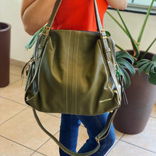 Carregar imagem no visualizador da galeria, Bolsa NORUEGA em couro Legítimo