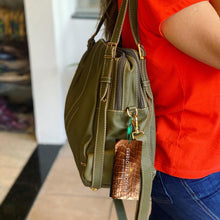 Carregar imagem no visualizador da galeria, Bolsa NORUEGA em couro Legítimo