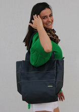 Carregar imagem no visualizador da galeria, Bolsa FLORENZA em couro legítimo