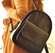 Carregar imagem no visualizador da galeria, Mochila MONTREAL em couro legítimo