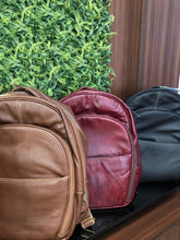 Carregar imagem no visualizador da galeria, Mochila CANADÁ em couro legítimo