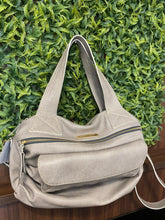 Carregar imagem no visualizador da galeria, Bolsa BAHAMAS MATELASSÊ em couro legítimo