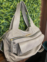 Carregar imagem no visualizador da galeria, Bolsa BAHAMAS MATELASSÊ em couro legítimo