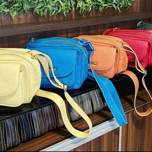 Carregar imagem no visualizador da galeria, Bolsa GREGA em couro legítimo