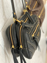 Carregar imagem no visualizador da galeria, Bolsa GÊNOVA MATELASSÊ em couro legítimo