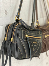 Carregar imagem no visualizador da galeria, Bolsa GÊNOVA MATELASSÊ em couro legítimo