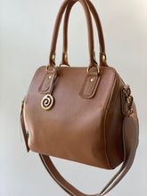 Carregar imagem no visualizador da galeria, Bolsa BERNA em couro legítimo