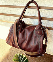 Carregar imagem no visualizador da galeria, Bolsa ITÁLIA em couro legítimo