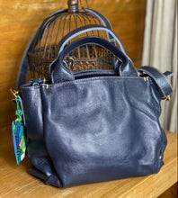 Carregar imagem no visualizador da galeria, Bolsa HOLANDA em couro legítimo