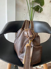 Carregar imagem no visualizador da galeria, Bolsa ALEJANDRÍA em couro legítimo
