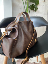 Carregar imagem no visualizador da galeria, Bolsa ALEJANDRÍA em couro legítimo