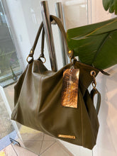Carregar imagem no visualizador da galeria, Bolsa VERSALHES em couro legítimo