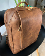 Carregar imagem no visualizador da galeria, Mochila masculina HÉRCULES em couro legítimo