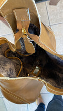 Carregar imagem no visualizador da galeria, Bolsa BANGKOK em couro legítimo