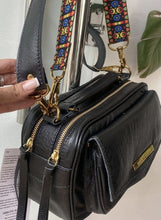 Carregar imagem no visualizador da galeria, Bolsa MÔNACO em couro legítimo