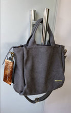 Carregar imagem no visualizador da galeria, Bolsa HOLANDA em couro legítimo