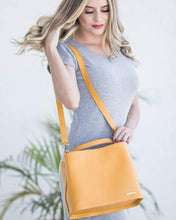 Carregar imagem no visualizador da galeria, Bolsa MALTA em couro legítimo