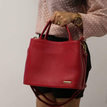 Carregar imagem no visualizador da galeria, Bolsa MALTA em couro legítimo