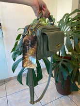 Carregar imagem no visualizador da galeria, Bolsa MÔNACO em couro legítimo