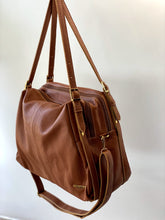 Carregar imagem no visualizador da galeria, Bolsa NORUEGA em couro Legítimo