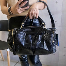 Carregar imagem no visualizador da galeria, Bolsa DINAMARCA em couro legítimo