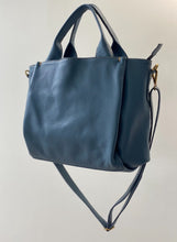 Carregar imagem no visualizador da galeria, Bolsa HOLANDA em couro legítimo