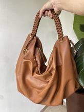 Carregar imagem no visualizador da galeria, Bolsa MORGANA em couro legítimo
