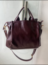 Carregar imagem no visualizador da galeria, Bolsa HOLANDA em couro legítimo