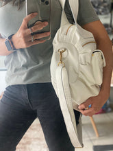 Carregar imagem no visualizador da galeria, Bolsa BAHAMAS MATELASSÊ em couro legítimo