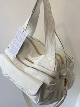 Carregar imagem no visualizador da galeria, Bolsa BAHAMAS MATELASSÊ em couro legítimo