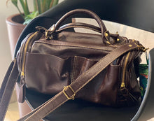 Carregar imagem no visualizador da galeria, Bolsa DINAMARCA em couro legítimo