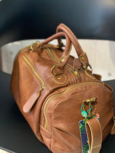 Carregar imagem no visualizador da galeria, Bolsa DINAMARCA em couro legítimo