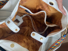 Carregar imagem no visualizador da galeria, Bolsa MONTEVIDÉO em couro legítimo