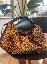 Carregar imagem no visualizador da galeria, Bolsa MORGANA em couro legítimo