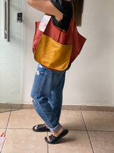 Carregar imagem no visualizador da galeria, Bolsa rústica BARONNI em couro legítimo