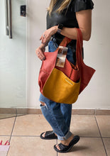 Carregar imagem no visualizador da galeria, Bolsa rústica BARONNI em couro legítimo