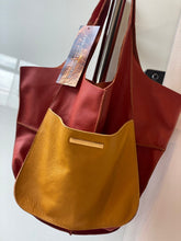 Carregar imagem no visualizador da galeria, Bolsa rústica BARONNI em couro legítimo